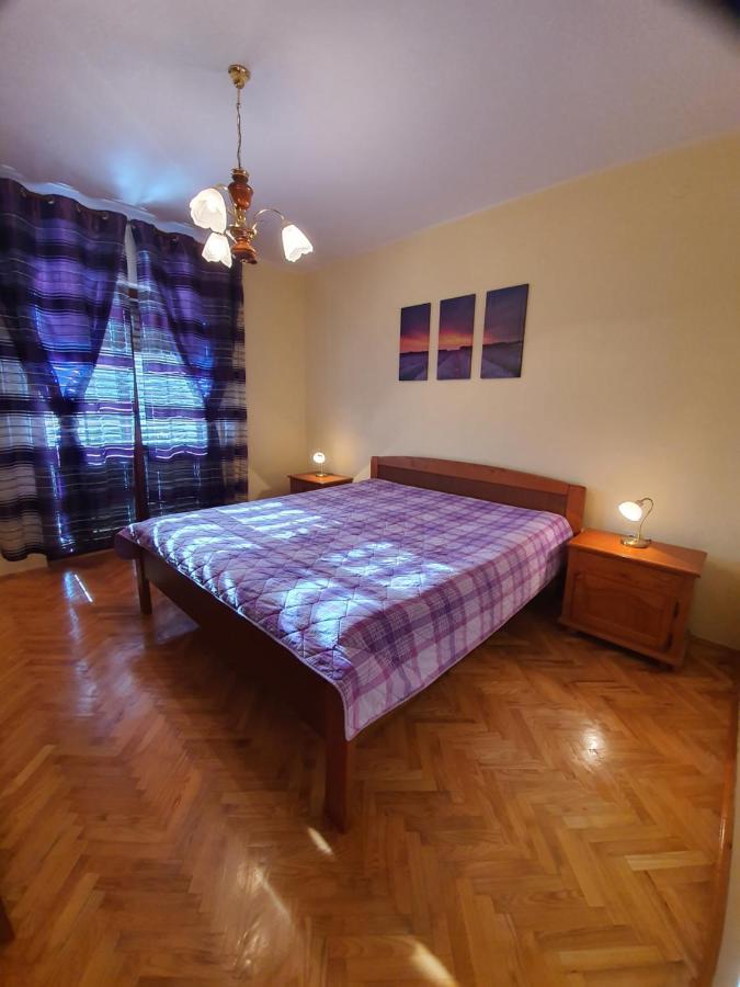 Apartments Luciana & Helena Pula Exterior foto